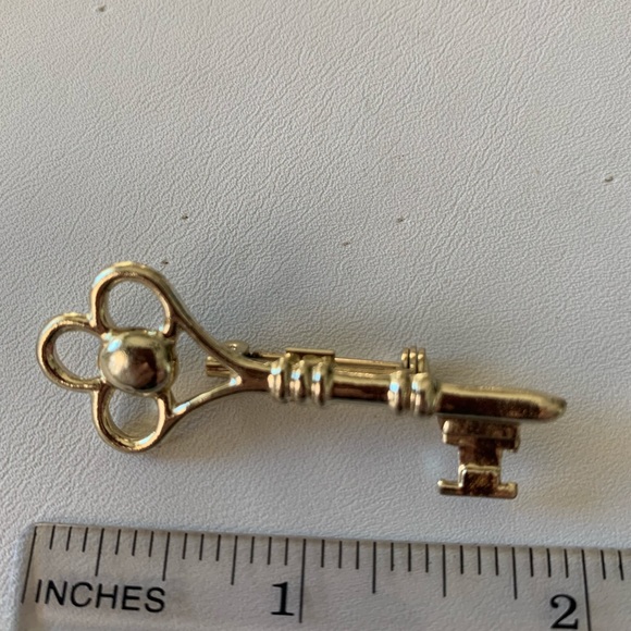 Brooch key lapel Jewelry pin - Picture 3 of 7